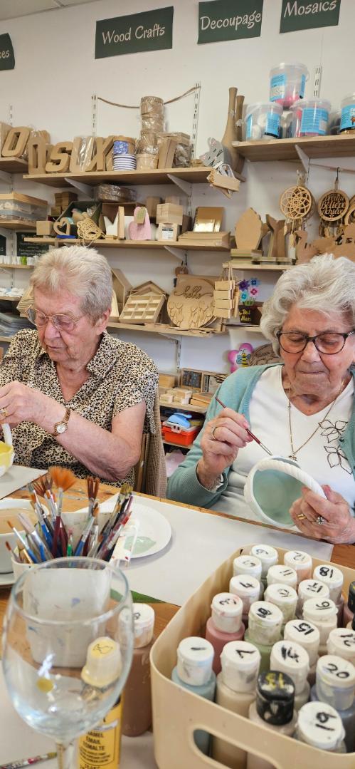 residents pottery painting